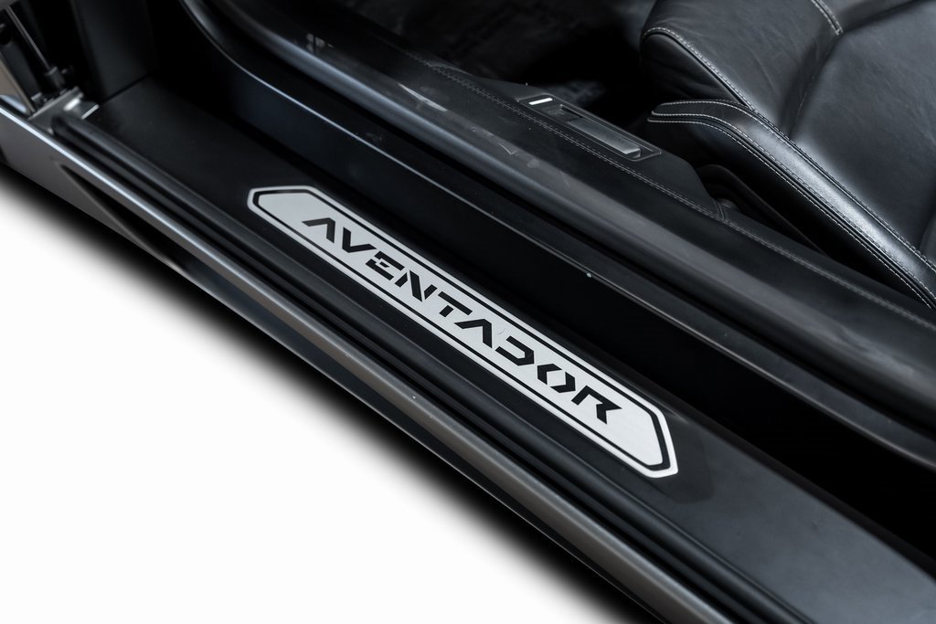 Used 2017 Lamborghini Aventador LP 700-4 image 48