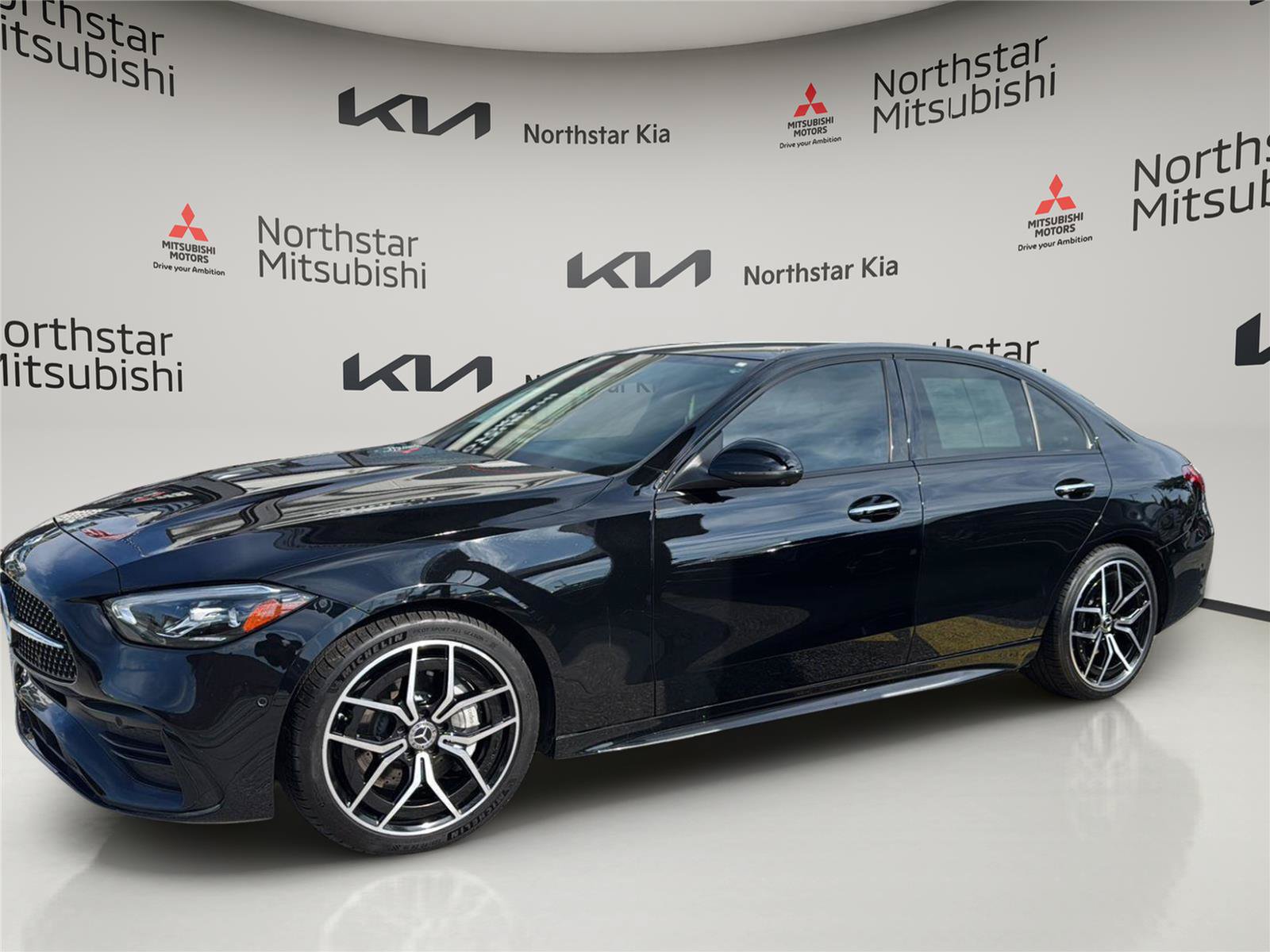 Used 2023 Mercedes-Benz C 300 Sedan image 2
