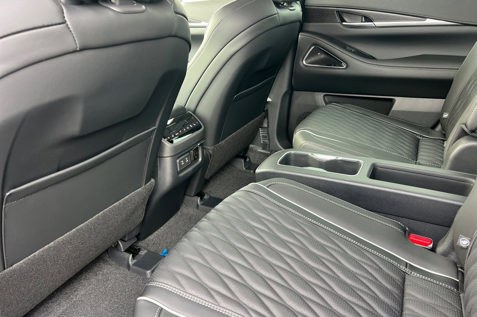 New 2026 INFINITI QX60 Autograph w/ Dark Cargo Package image 12