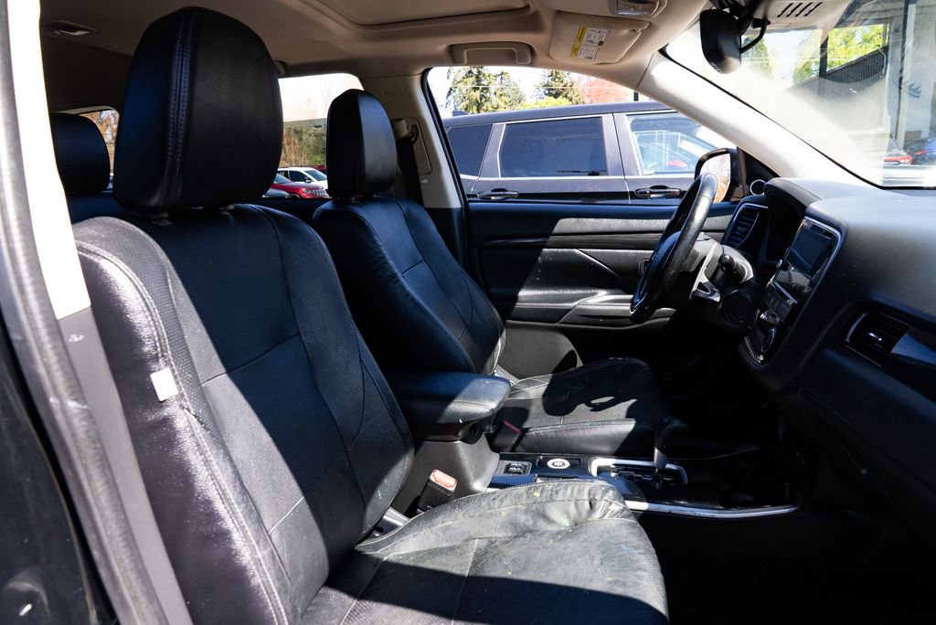 Used 2018 Mitsubishi Outlander GT image 25