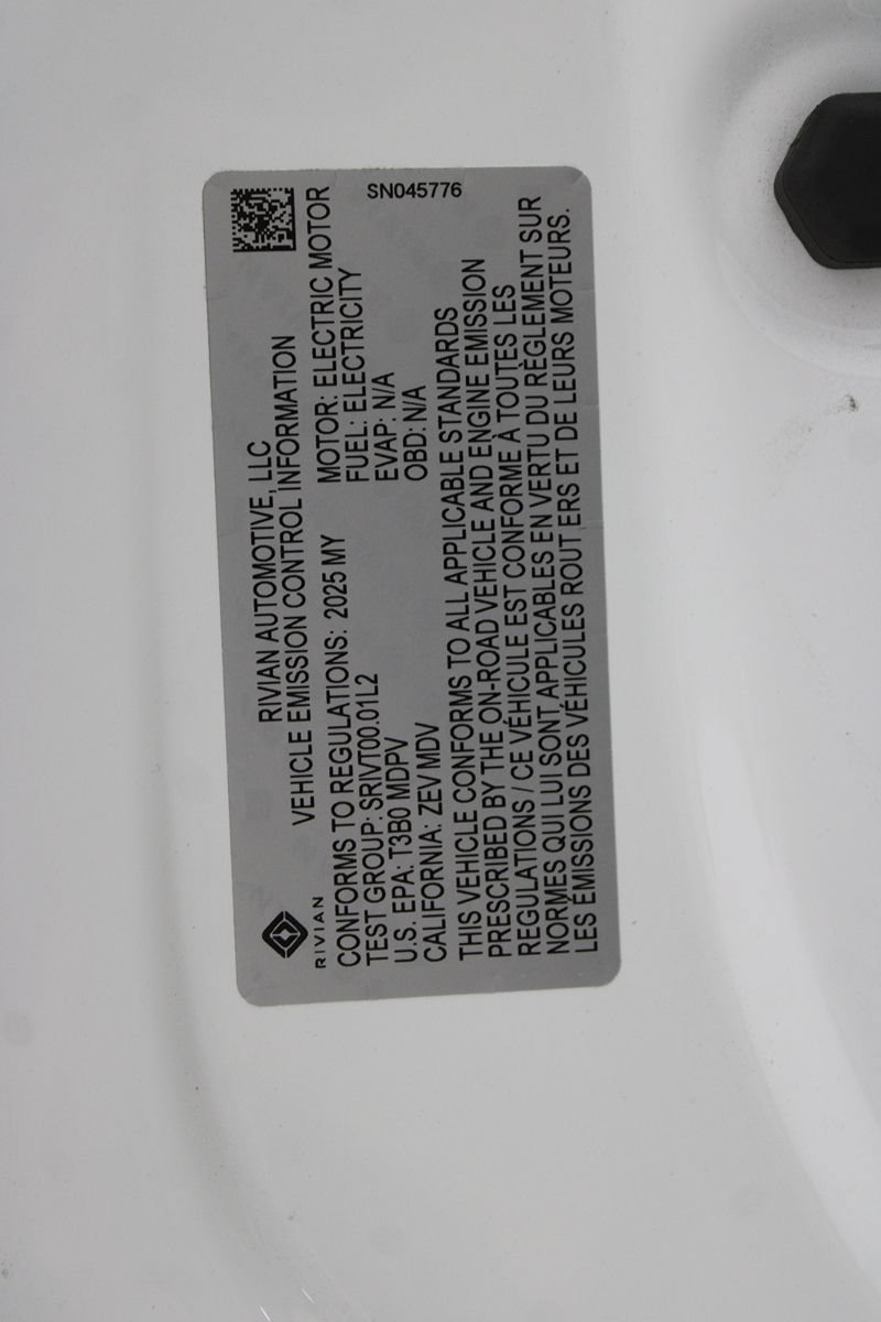 Used 2025 Rivian R1S Adventure Dual AWD/4WD image 47