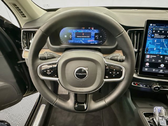 Used 2025 Volvo XC90 B6 Plus AWD/4WD image 11