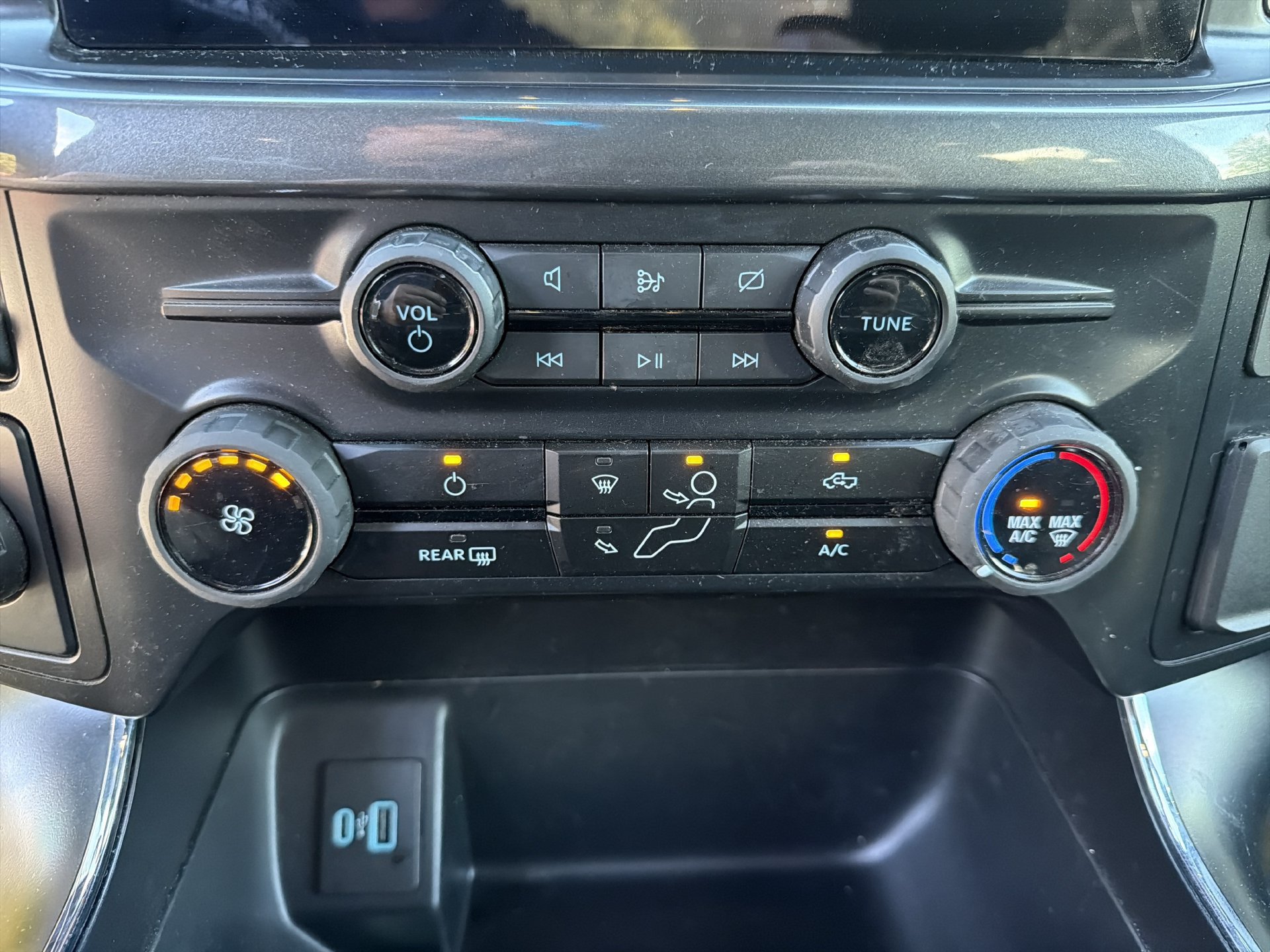 Used 2024 Ford F150 STX w/ STX Black Appearance Package RWD image 6