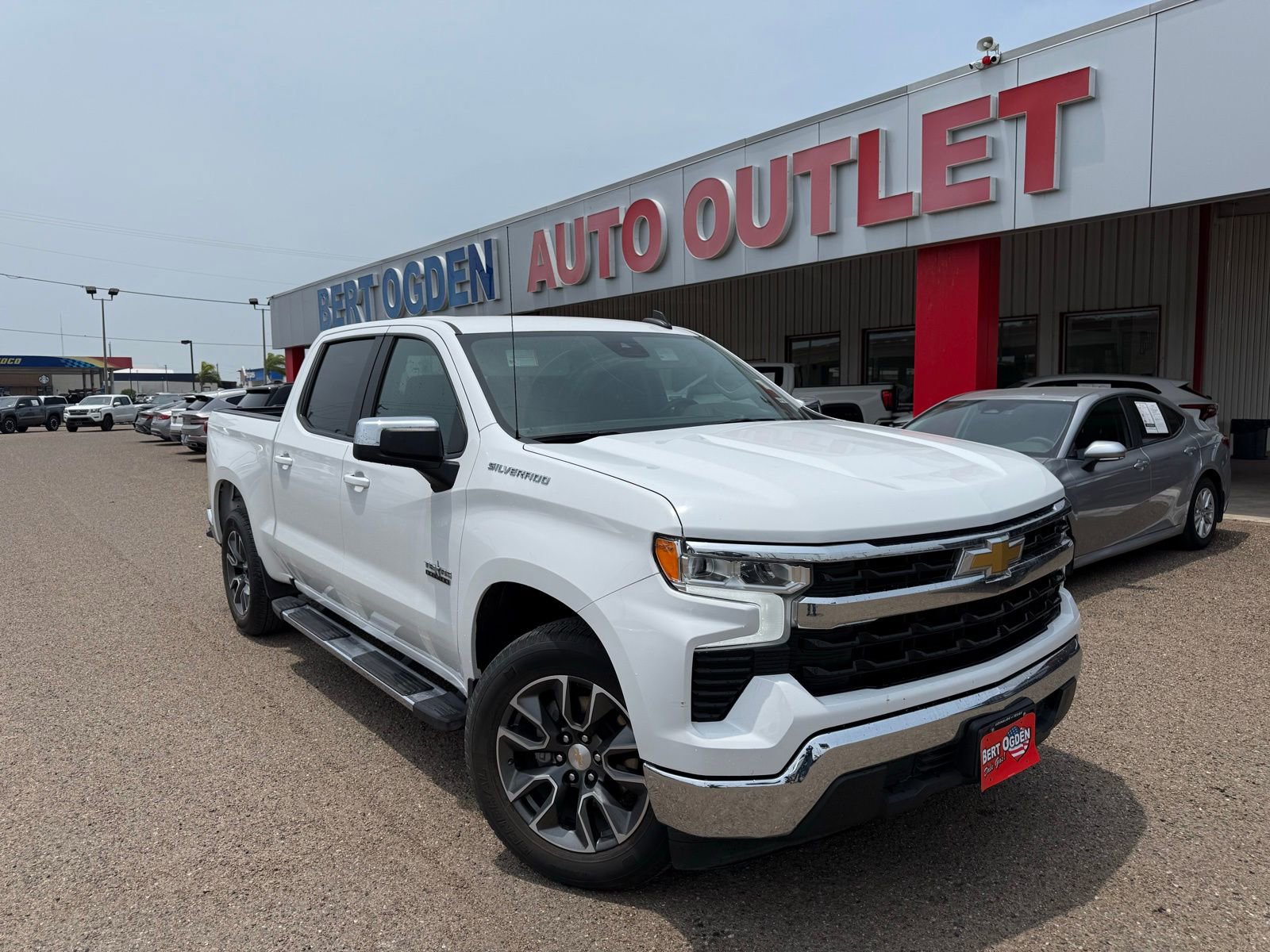 Used 2023 Chevrolet Silverado 1500 LT RWD image 1