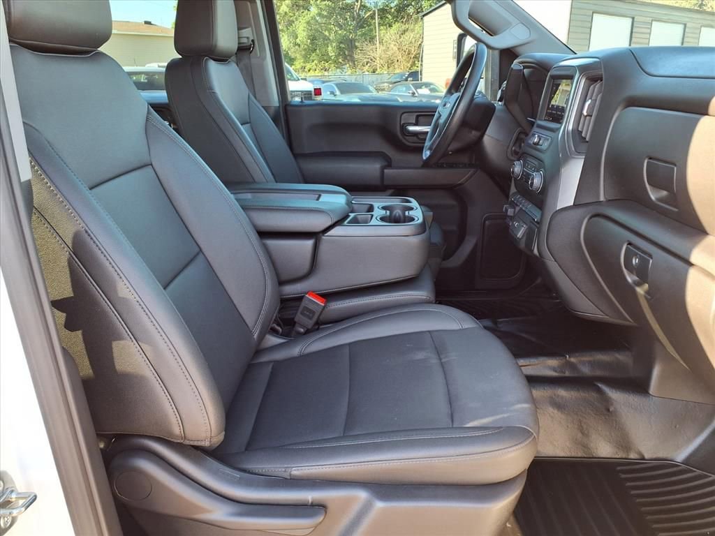 Used 2025 Chevrolet Silverado 3500 W/T image 14