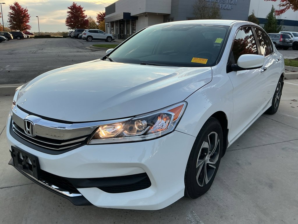 Used 2017 Honda Accord LX image 3