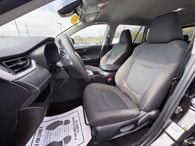Used 2025 Toyota RAV4 LE AWD/4WD image 24