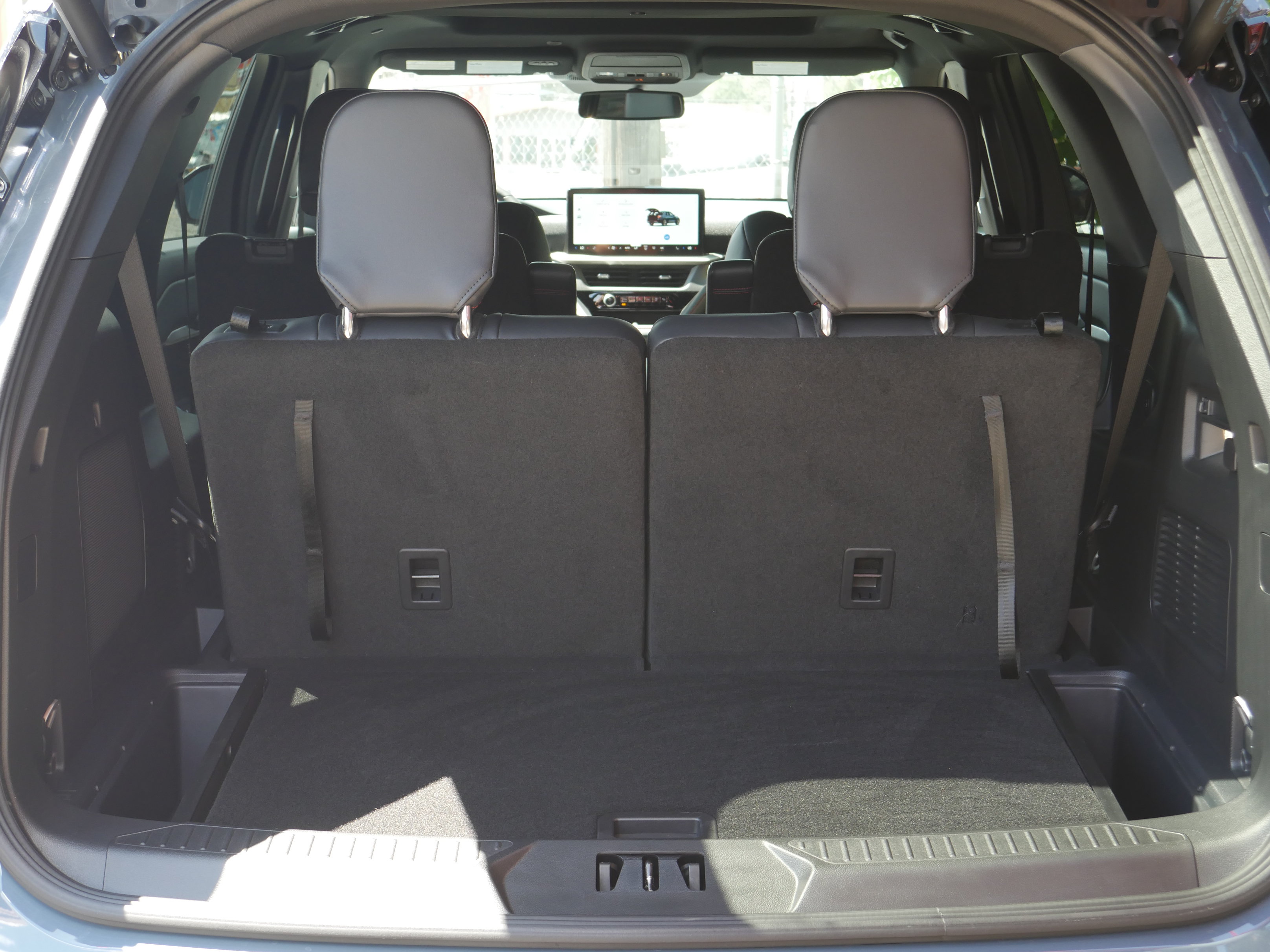 Used 2025 Ford Explorer ST-Line w/ Premium Package AWD/4WD image 25
