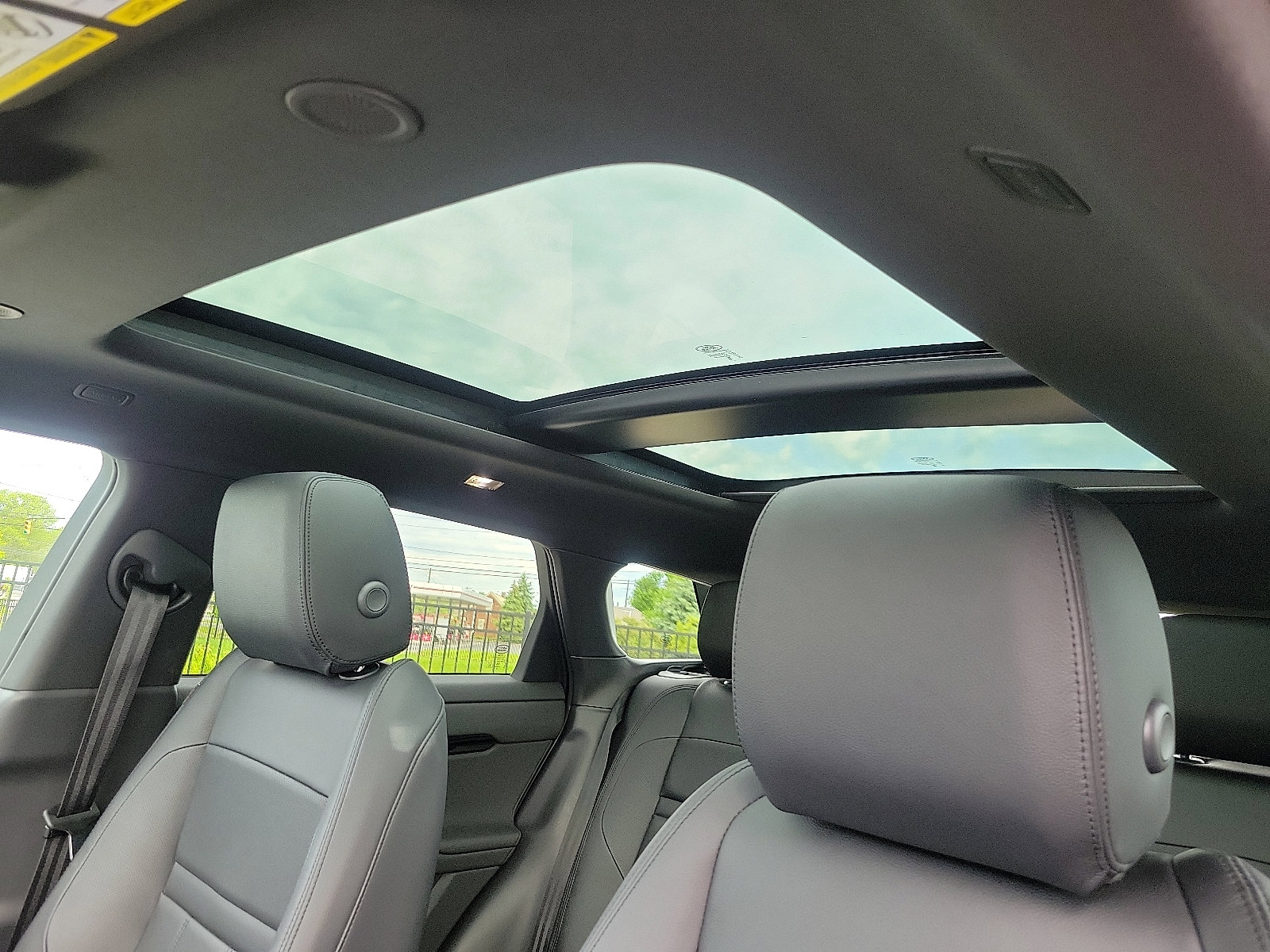 Used 2024 Land Rover Range Rover Evoque S image 13