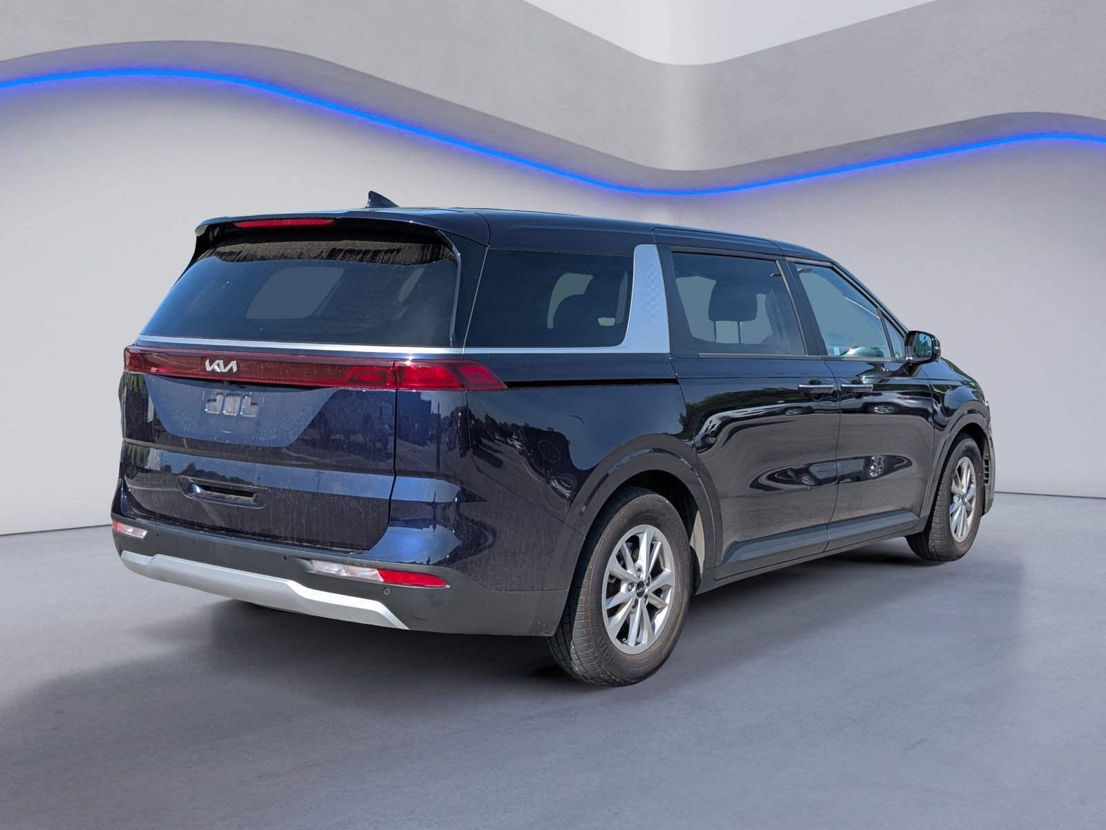 Used 2022 Kia Carnival LX FWD image 6