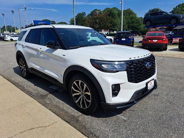 Used 2025 Ford Explorer ST-Line w/ Premium Package RWD image 8