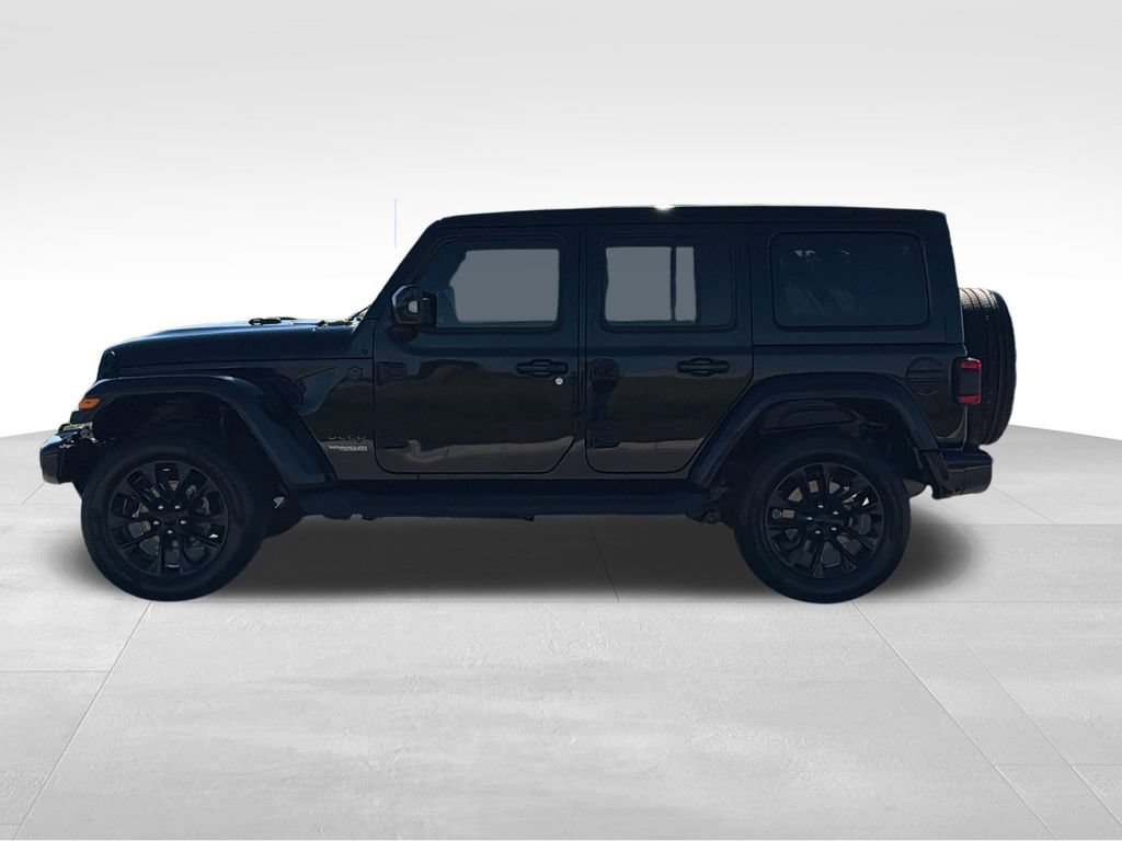 Used 2022 Jeep Wrangler Unlimited Sahara AWD/4WD image 26