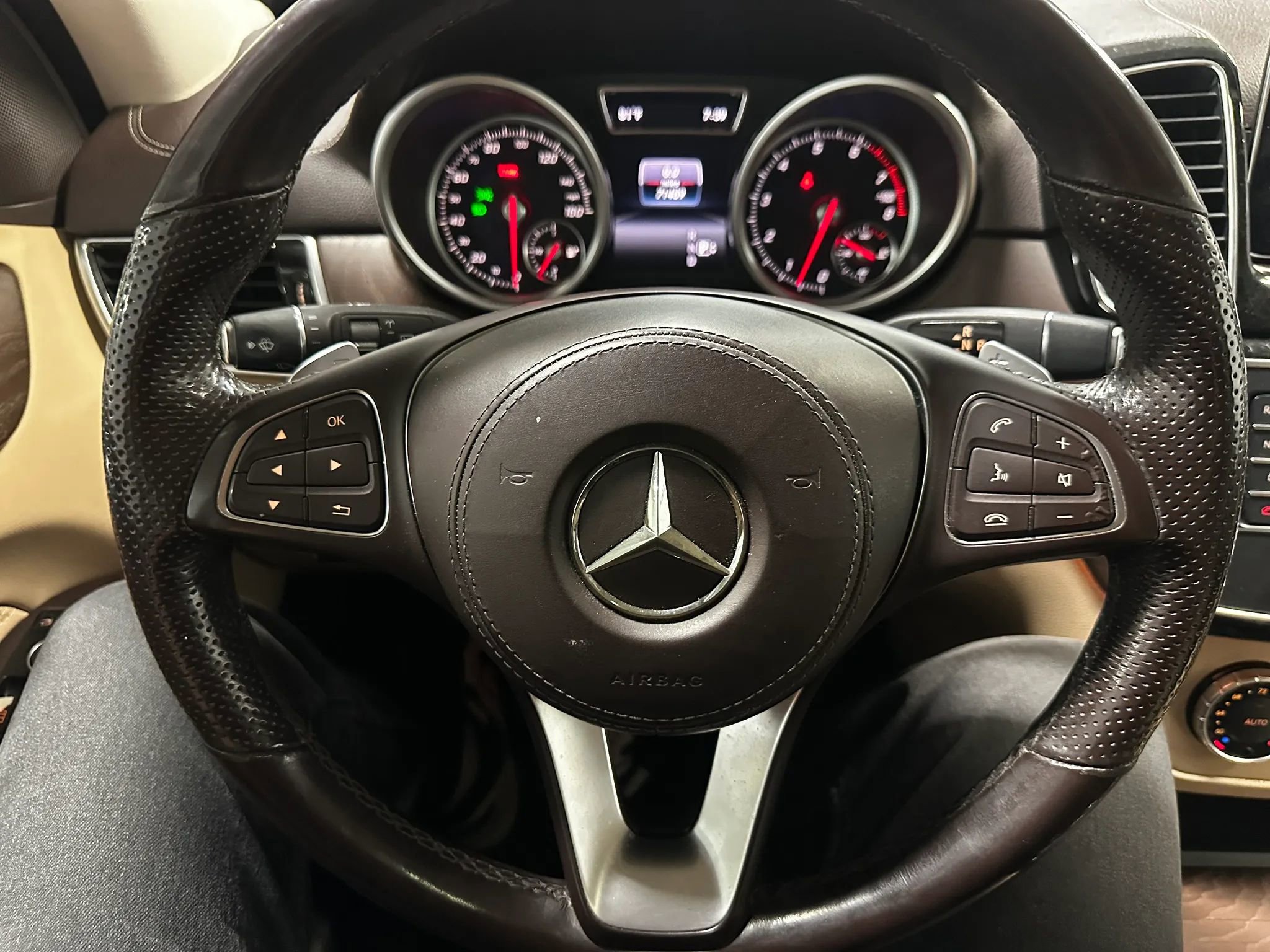 Used 2017 Mercedes-Benz GLS 450 4MATIC image 30