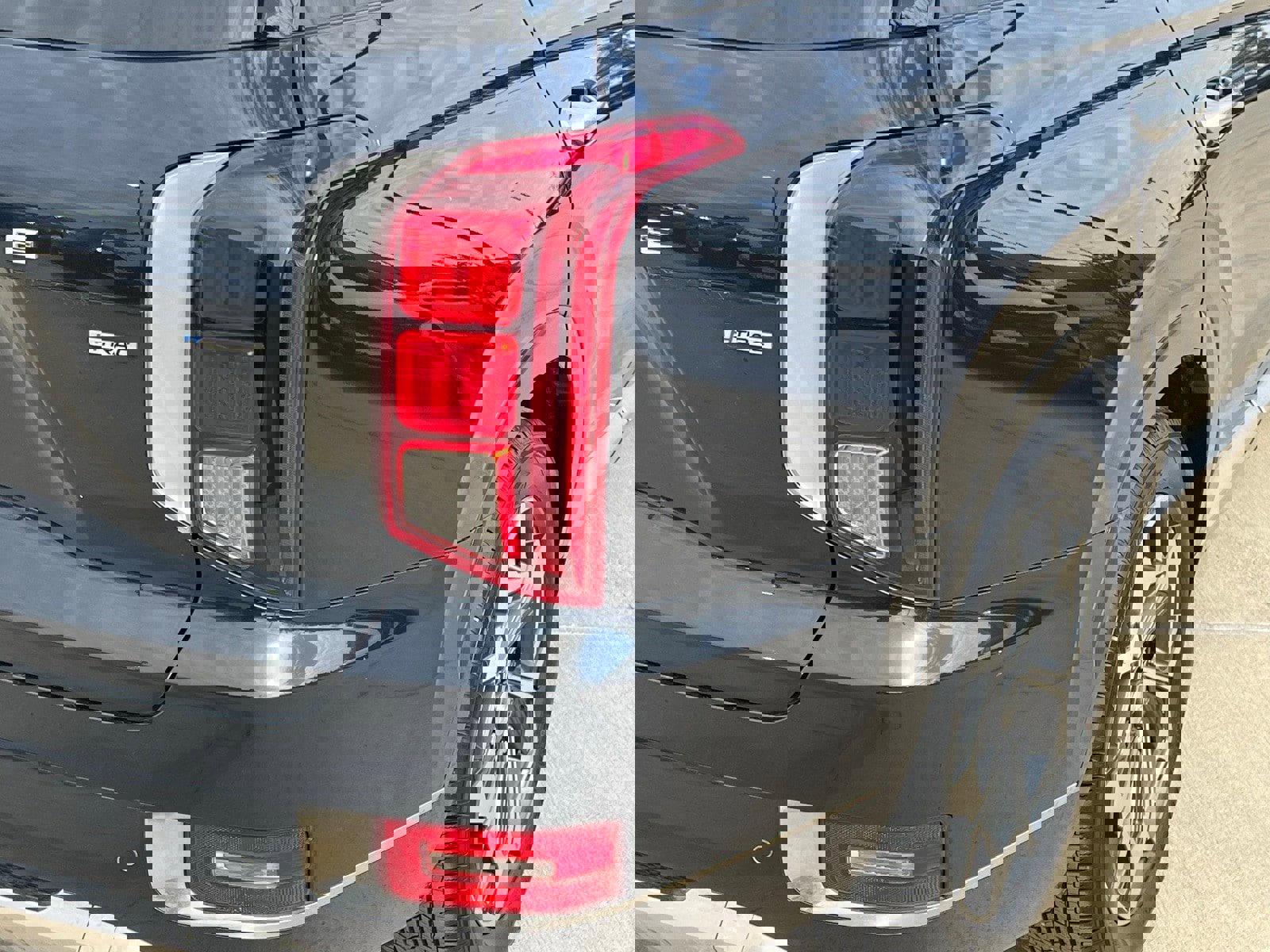 Used 2022 Hyundai Palisade Calligraphy w/ Cargo Package image 13