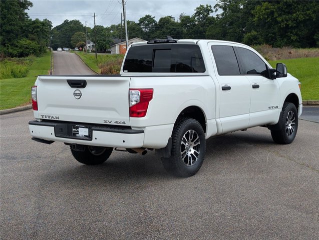 Used 2024 Nissan Titan SV w/ SV Convenience Package AWD/4WD image 16