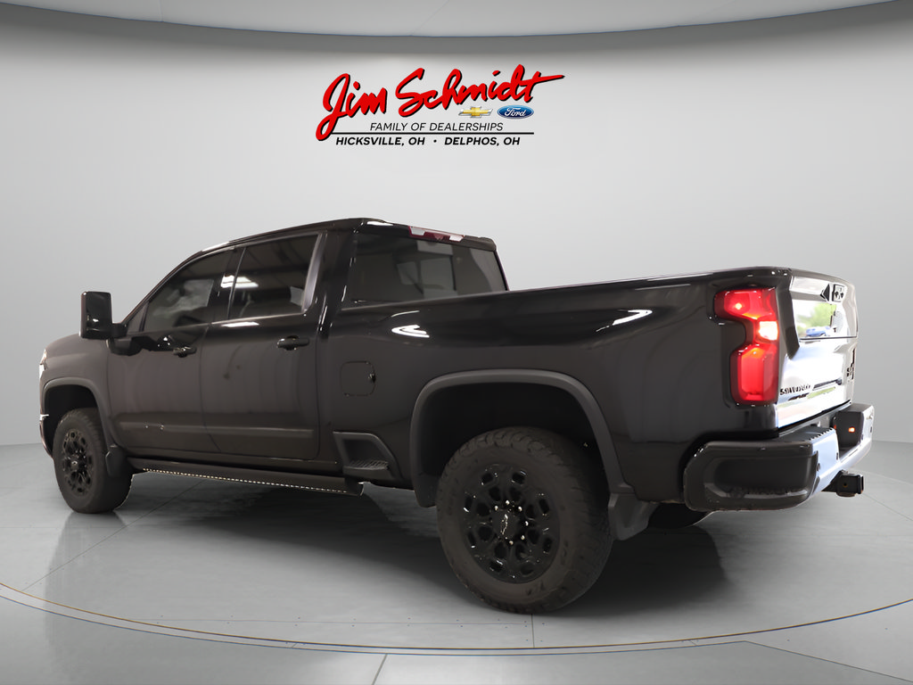 Used 2024 Chevrolet Silverado 2500 High Country w/ High Country Premium Package AWD/4WD image 3