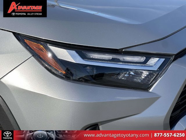Used 2024 Toyota RAV4 LE AWD/4WD image 13