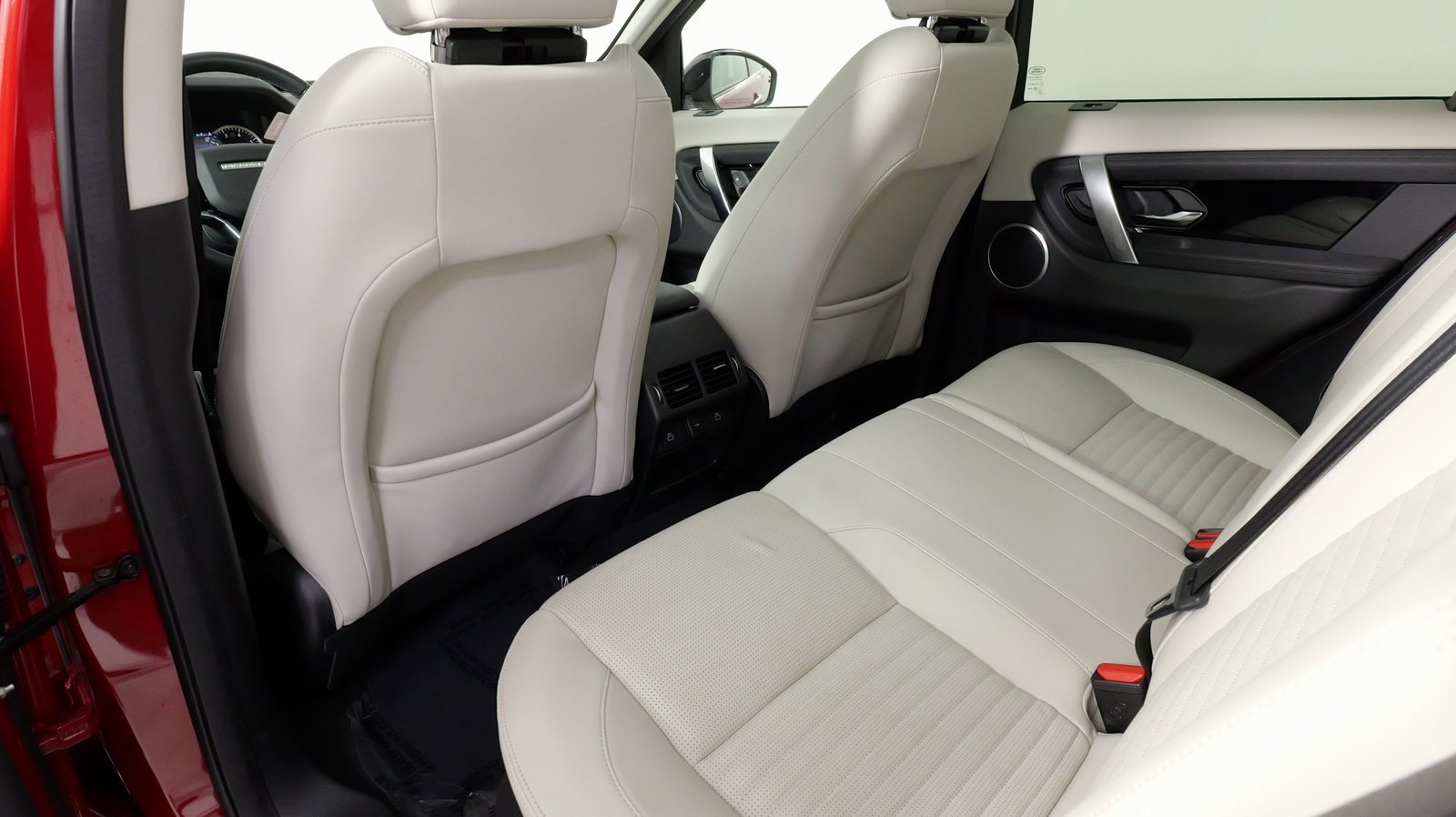 Used 2023 Land Rover Discovery Sport S image 41