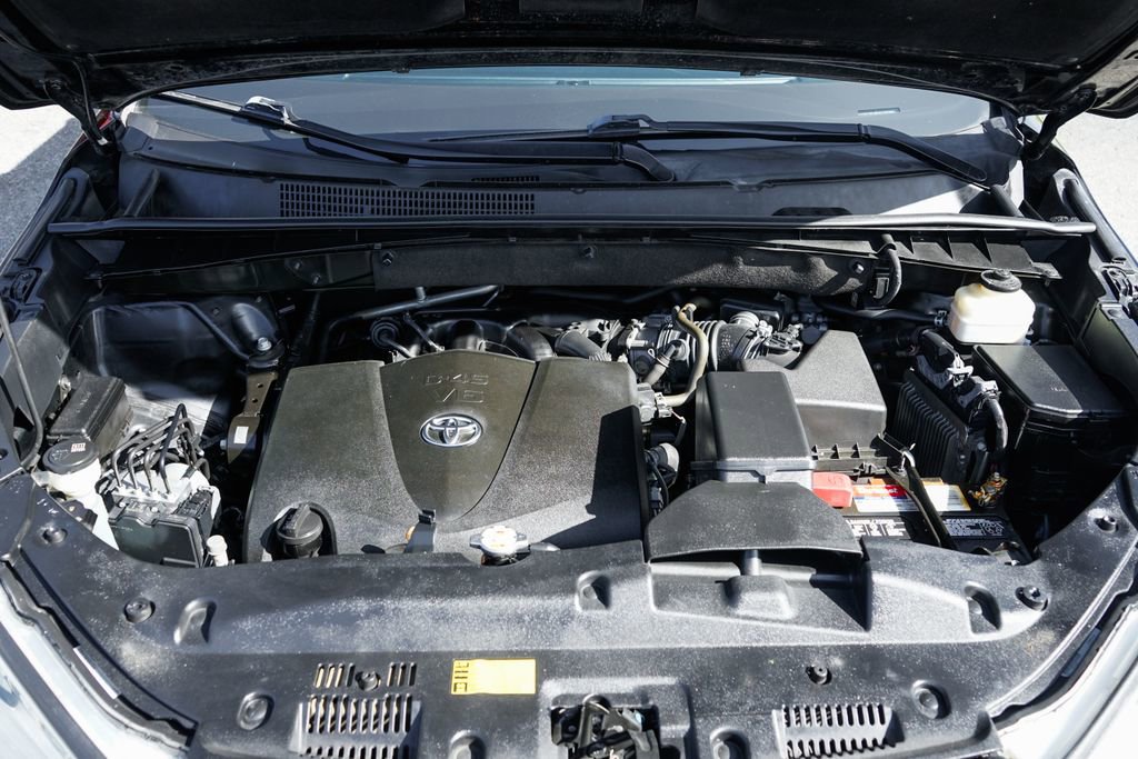 Used 2017 Toyota Highlander LE FWD image 12