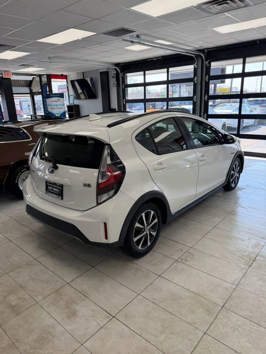 Used 2018 Toyota Prius C Two image 4