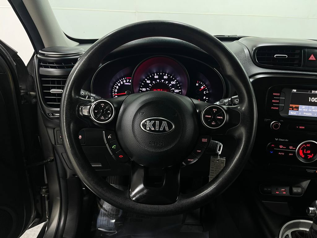 Used 2017 Kia Soul + image 20