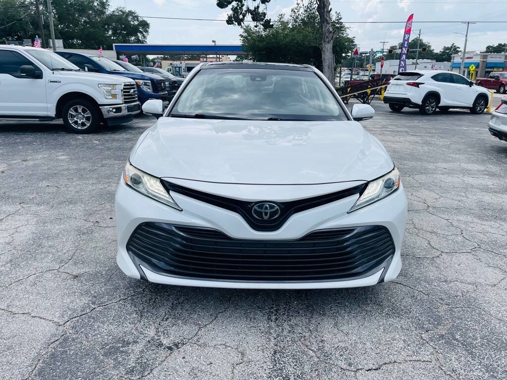 Used 2019 Toyota Camry XLE FWD image 3