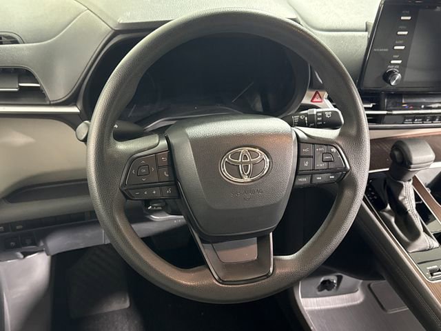 Used 2023 Toyota Sienna LE AWD/4WD image 22