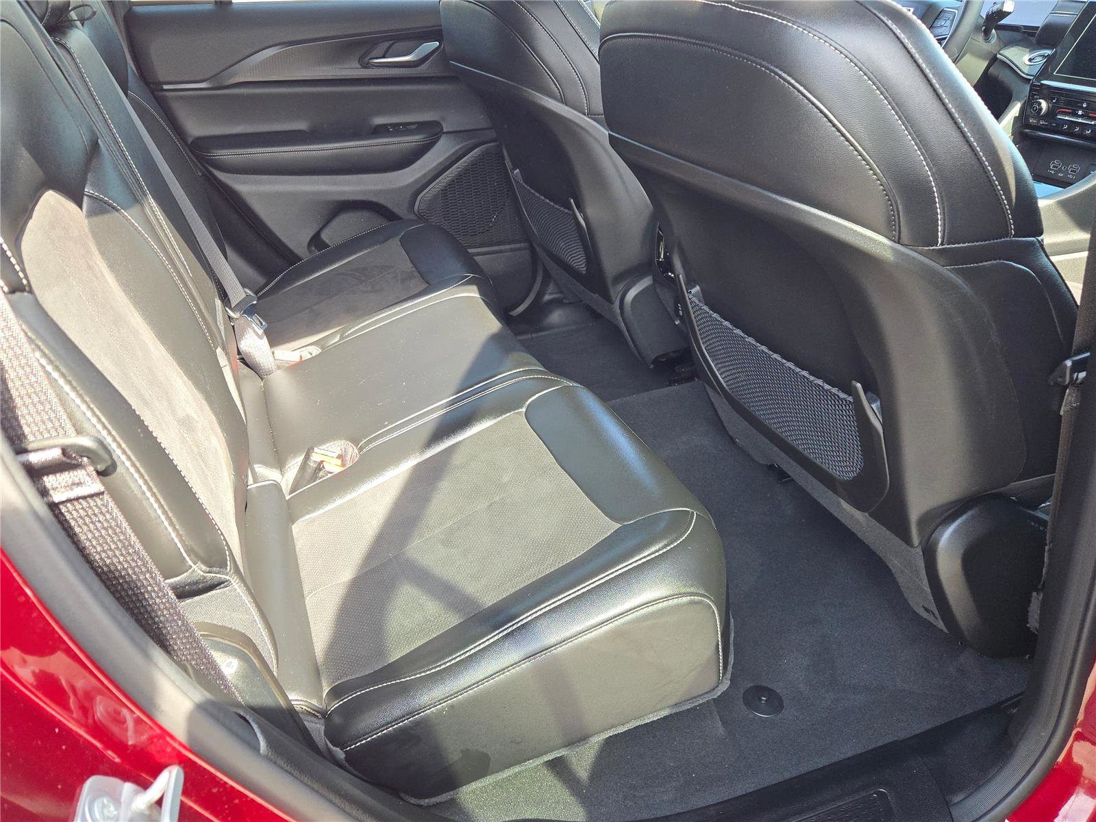 Certified 2024 Jeep Grand Cherokee Altitude image 12