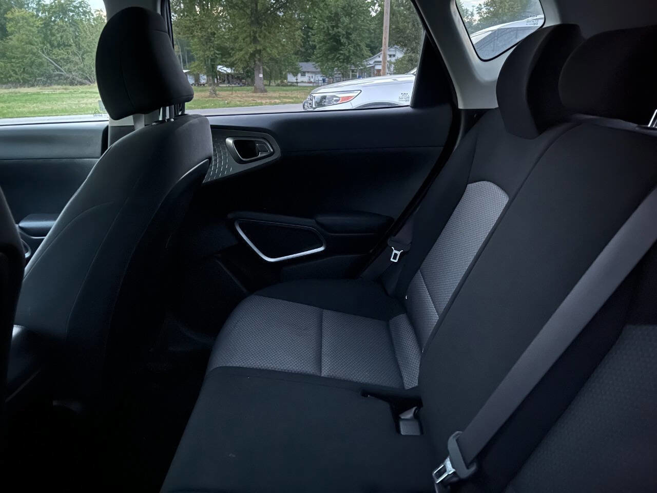 Used 2022 Kia Soul LX w/ Technology Package image 12