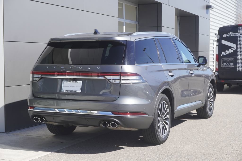 Used 2023 Lincoln Aviator Reserve w/ Equipment Group 201A image 2