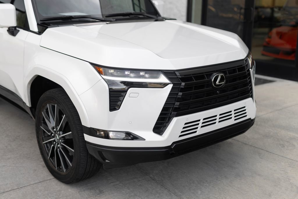 Used 2024 Lexus GX 550 w/ Accessory Package (31) image 10