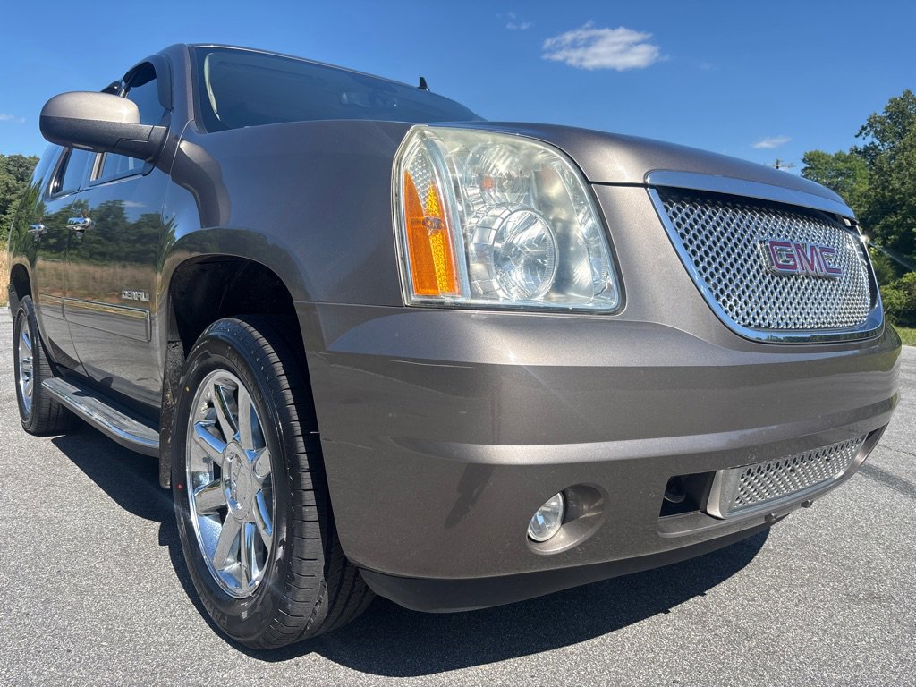 Used 2012 GMC Yukon Denali AWD/4WD image 7