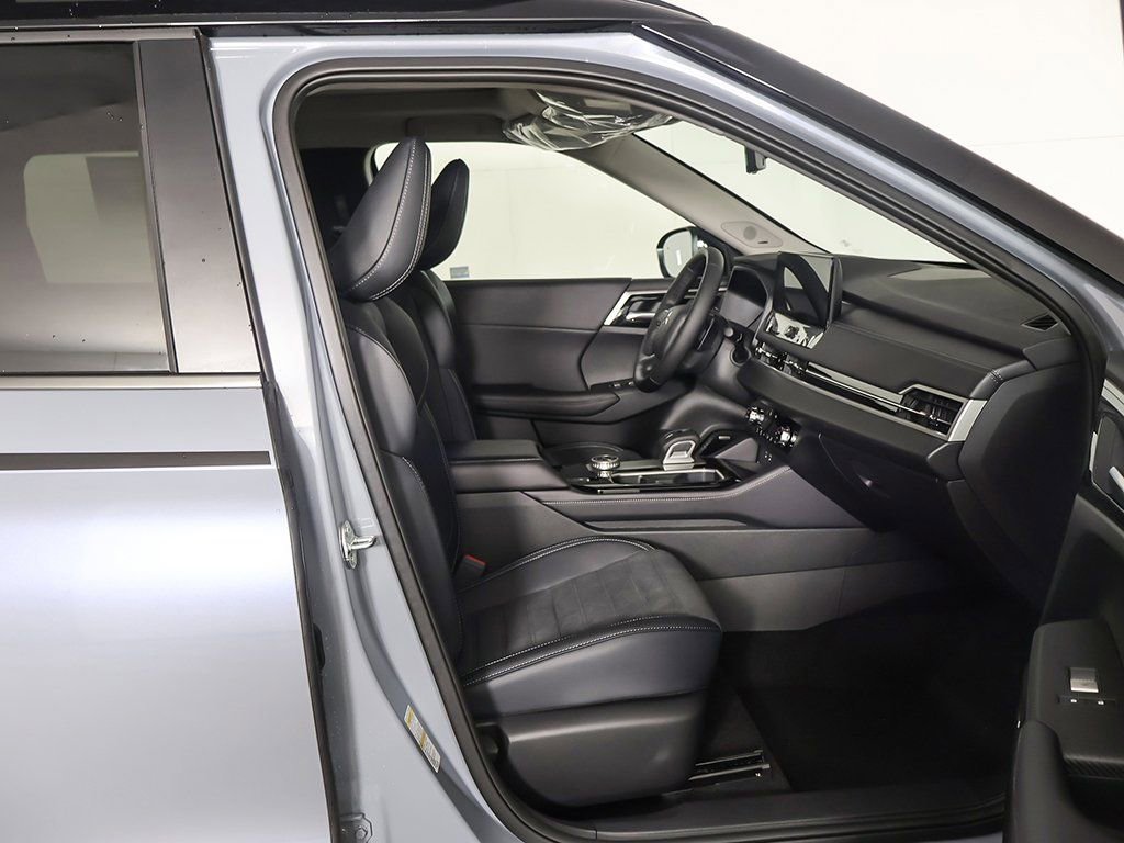 New 2026 Mitsubishi Outlander Trail Edition image 32