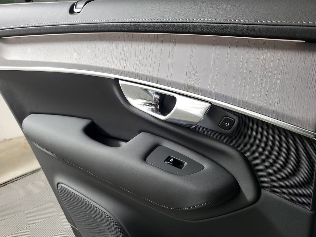 New 2026 Volvo XC90 B6 Ultra w/ Protection Package image 19