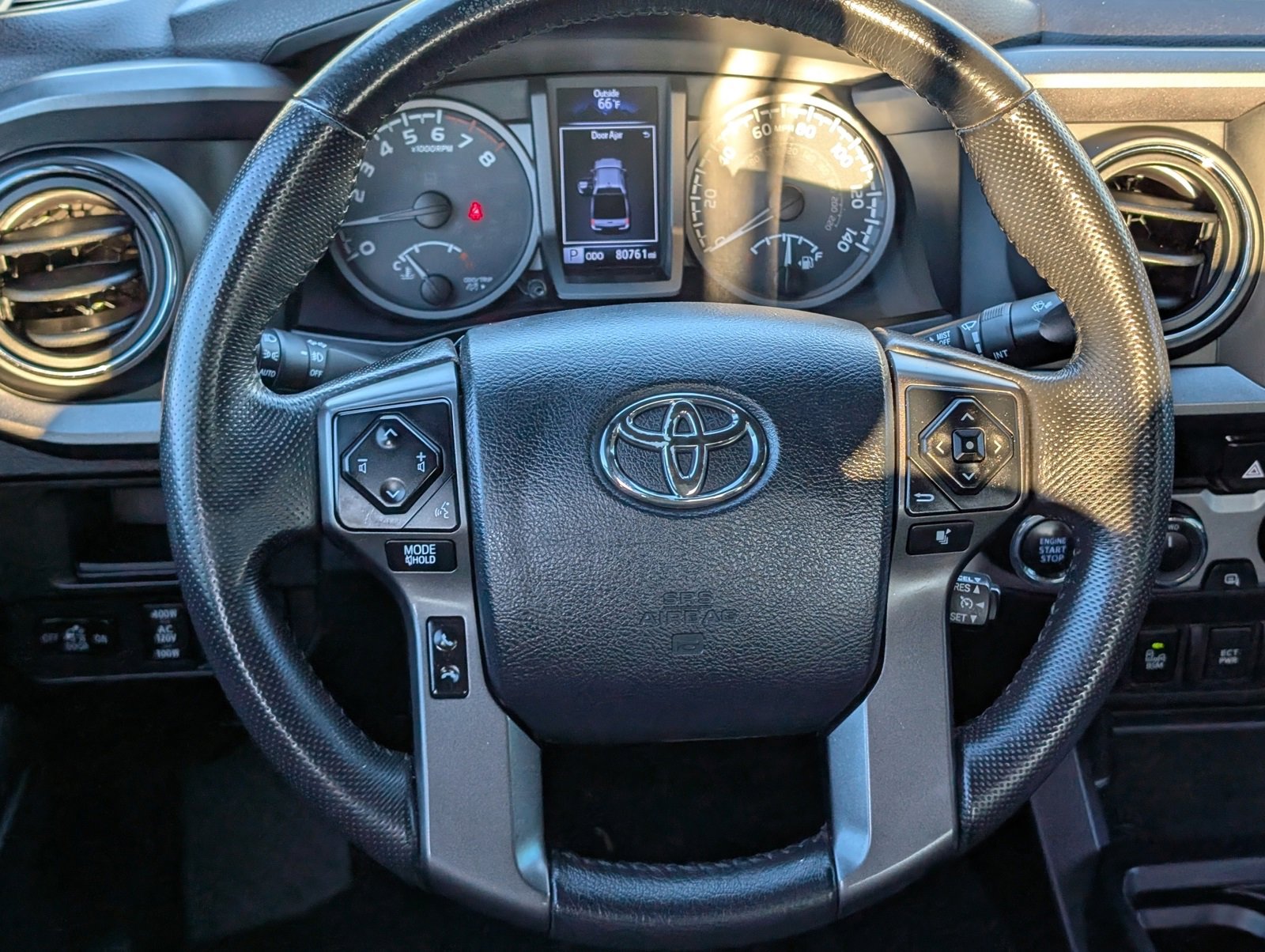 Used 2017 Toyota Tacoma TRD Sport image 16