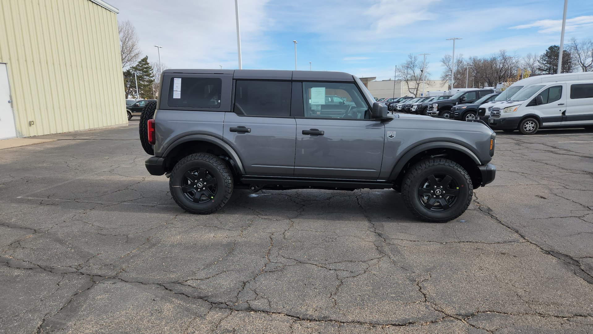 New 2025 Ford Bronco Big Bend w/ Black Diamond Package image 15