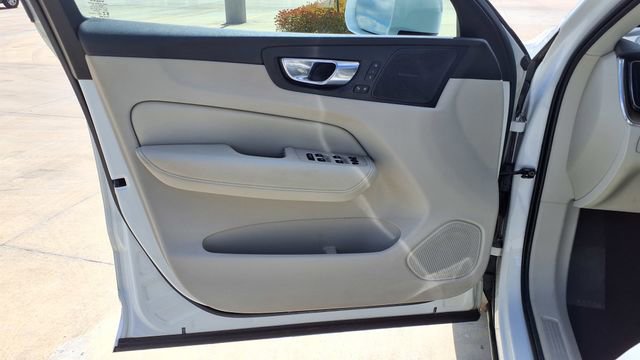 Used 2020 Volvo XC60 T5 Inscription image 13
