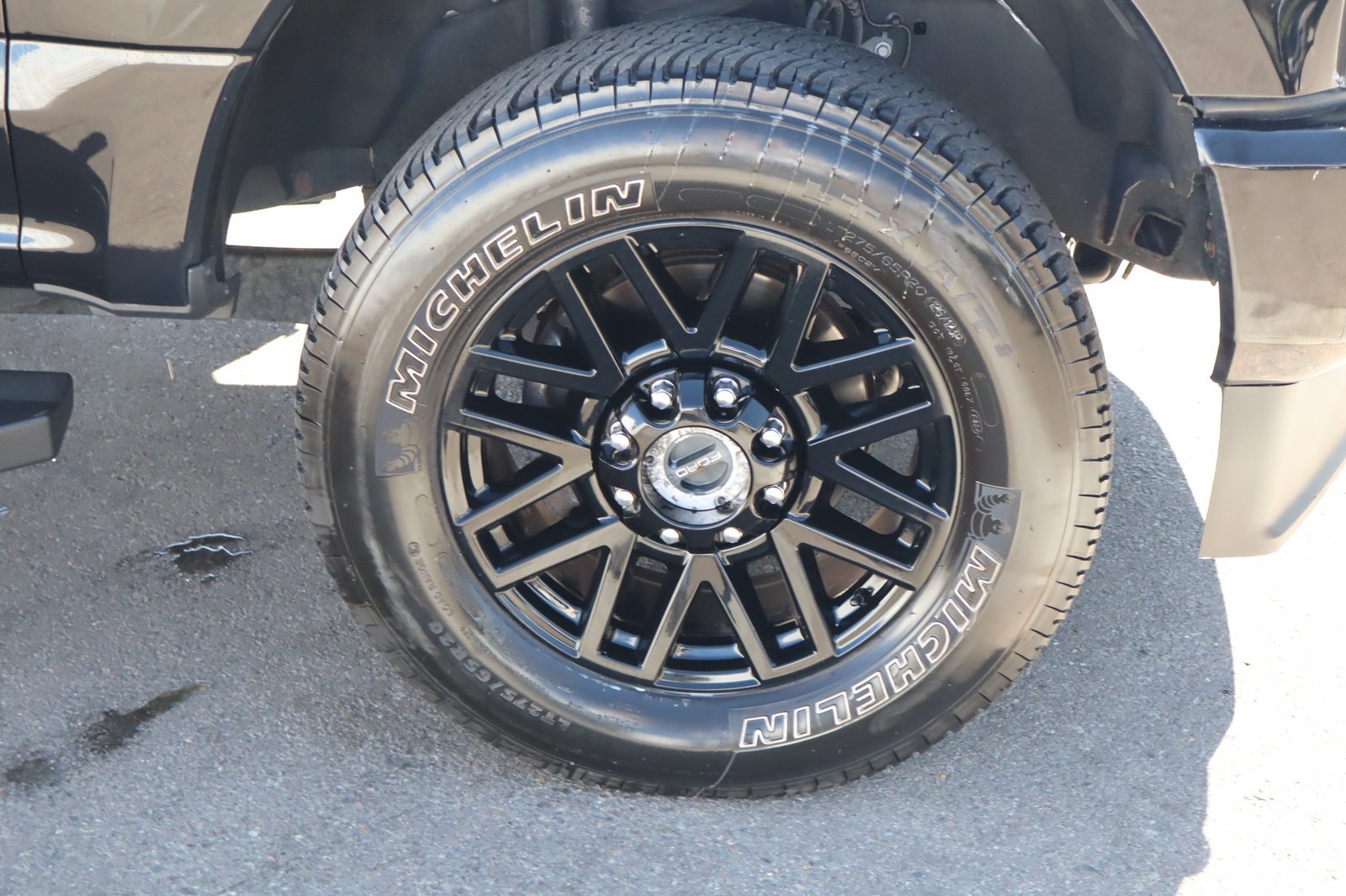 Used 2022 Ford F350 Lariat w/ Black Appearance Package AWD/4WD image 10