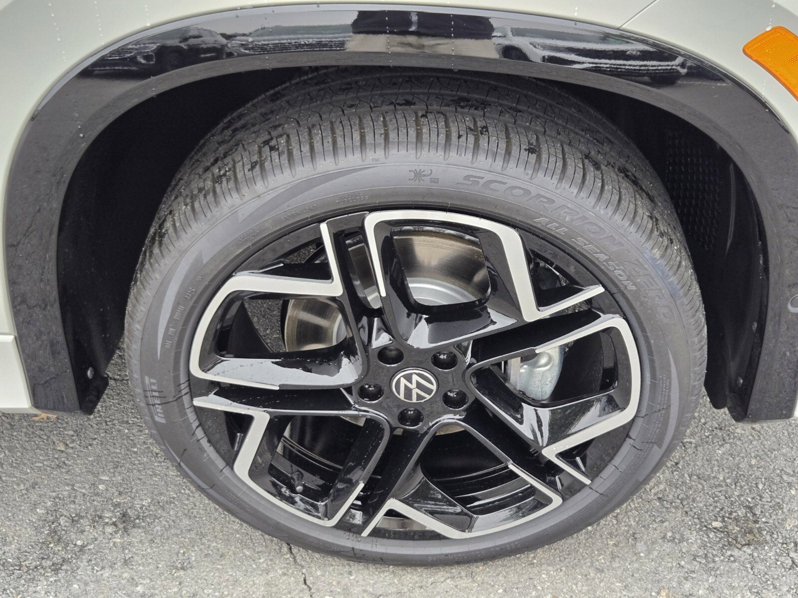 New 2026 Volkswagen Tiguan SEL R-Line image 15