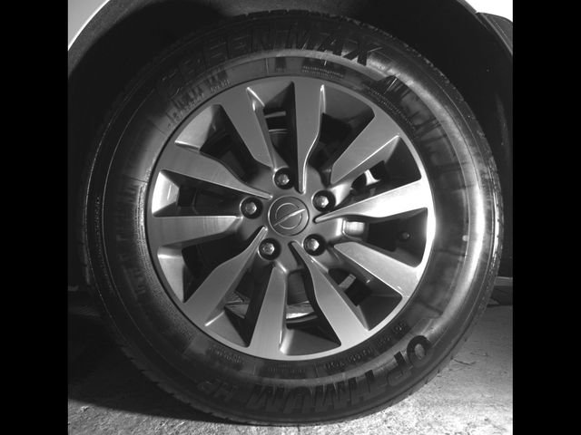 Used 2023 Chrysler Pacifica Touring-L FWD image 11