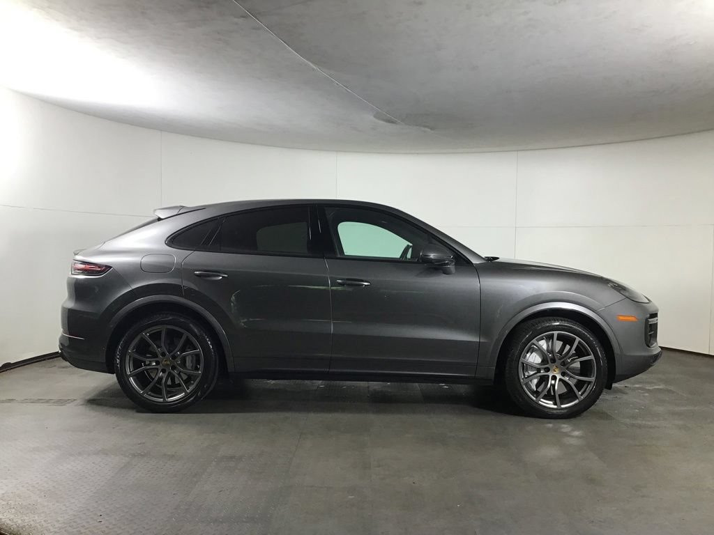 Certified 2020 Porsche Cayenne Turbo AWD/4WD image 6