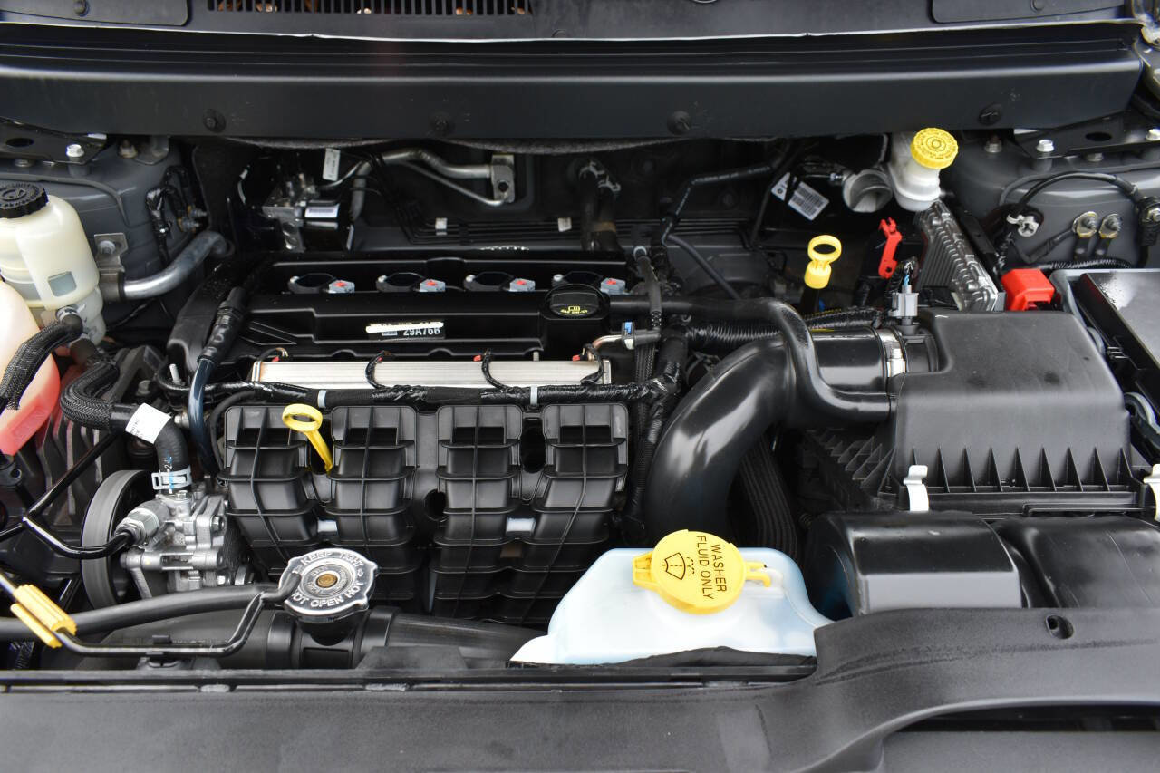 Used 2020 Dodge Journey SE FWD image 39