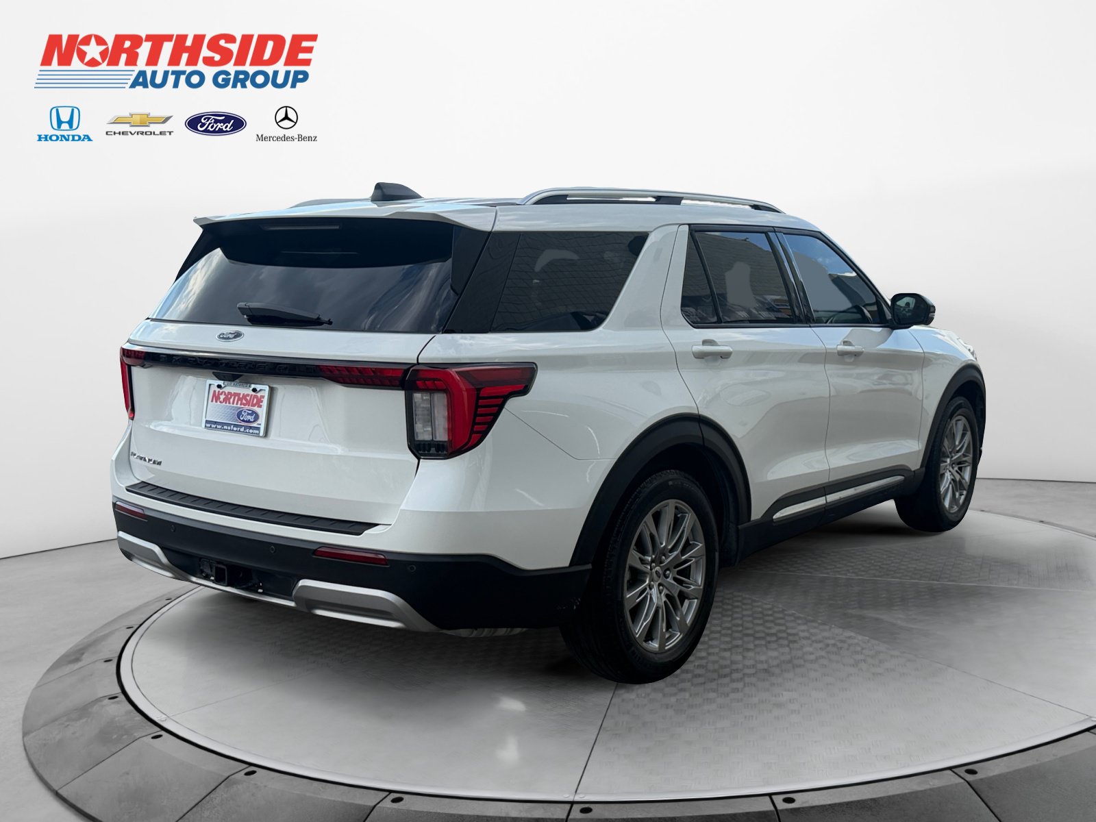 Used 2025 Ford Explorer Platinum RWD image 7