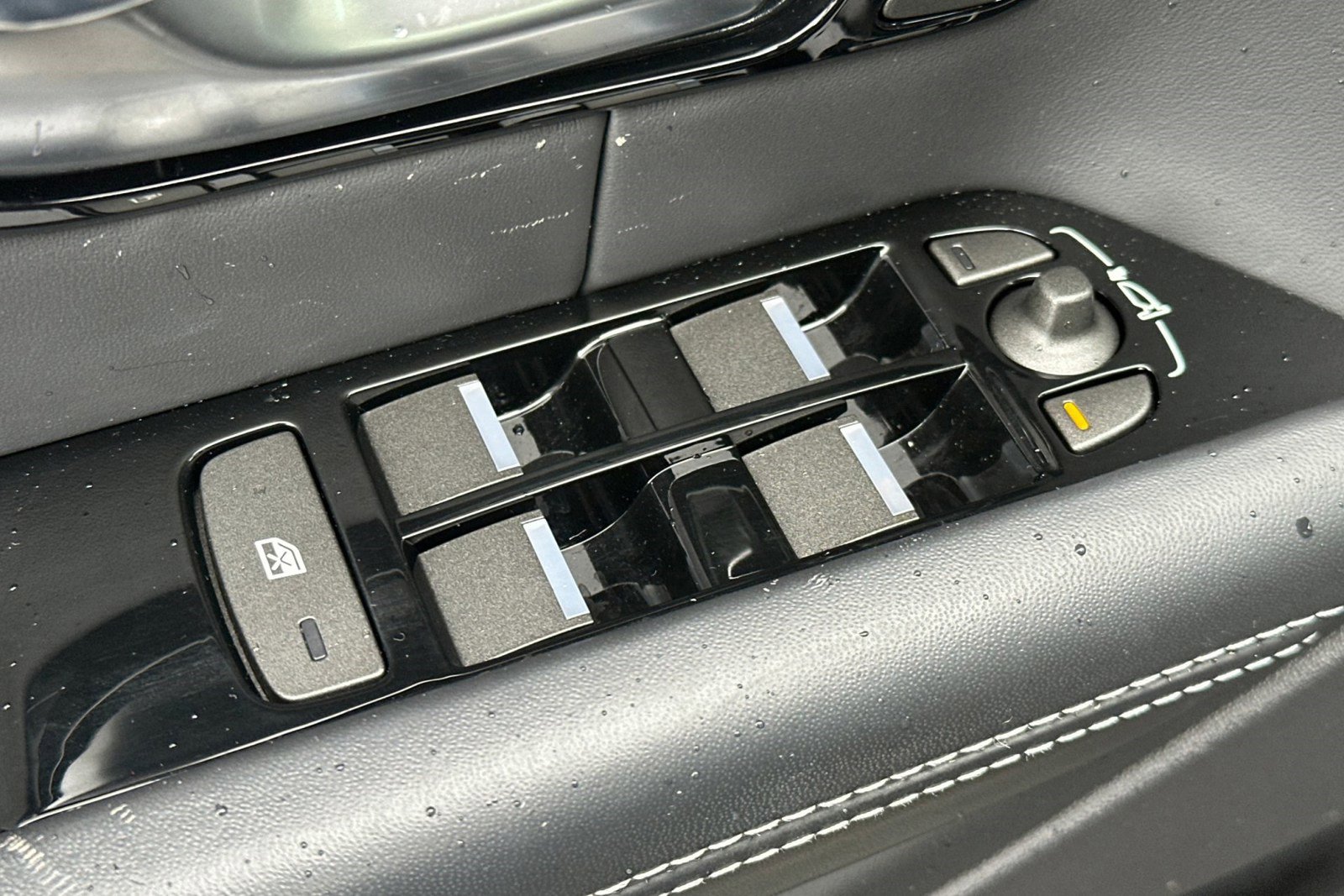 Used 2019 Land Rover Range Rover Evoque HSE Dynamic image 15