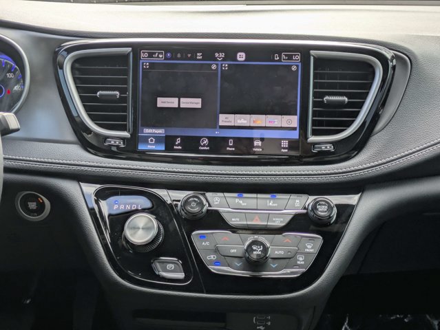 New 2026 Chrysler Pacifica Select FWD image 19