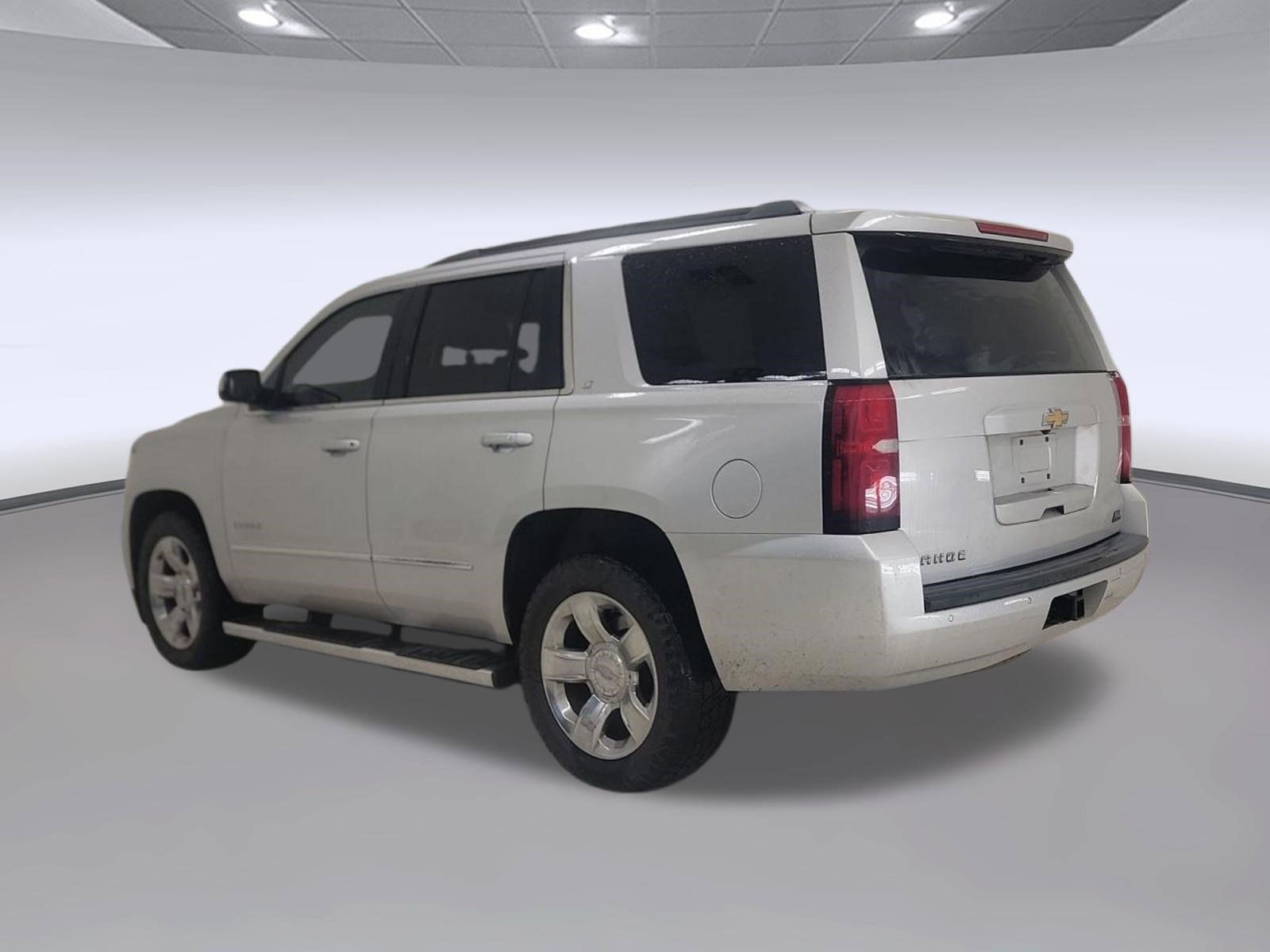 Used 2019 Chevrolet Tahoe LT w/ LT Signature Package image 3