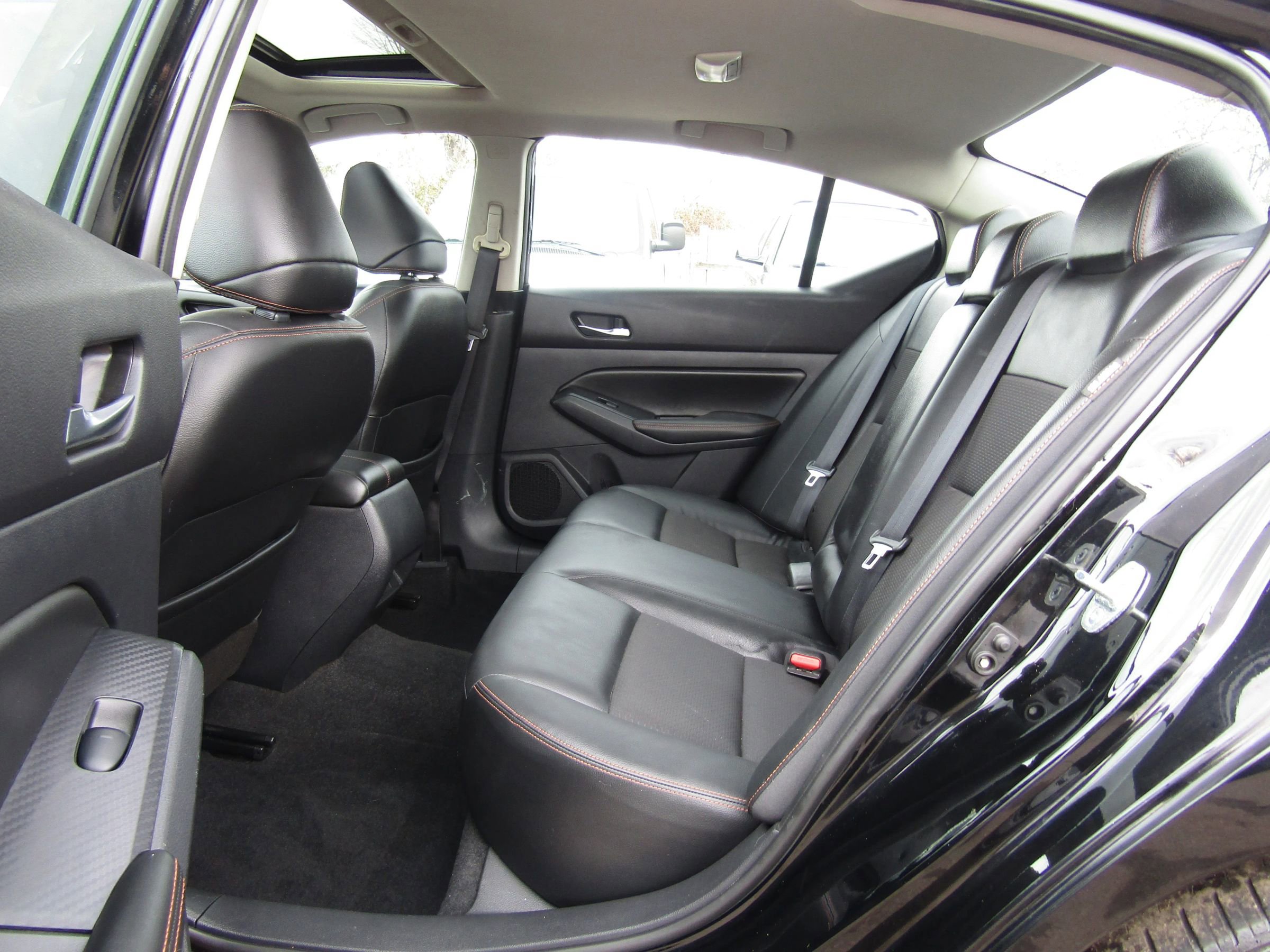 Used 2019 Nissan Altima 2.5 SR w/ SR Premium Package image 11