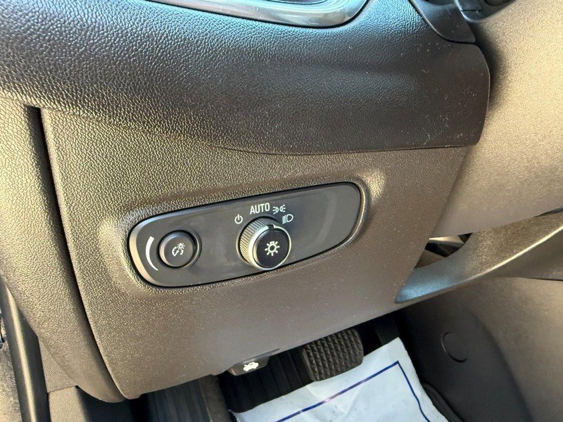 Used 2020 Chevrolet Equinox LS AWD/4WD image 18