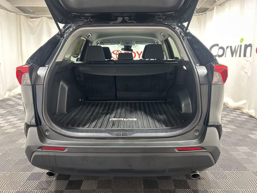 Used 2024 Toyota RAV4 LE AWD/4WD image 15