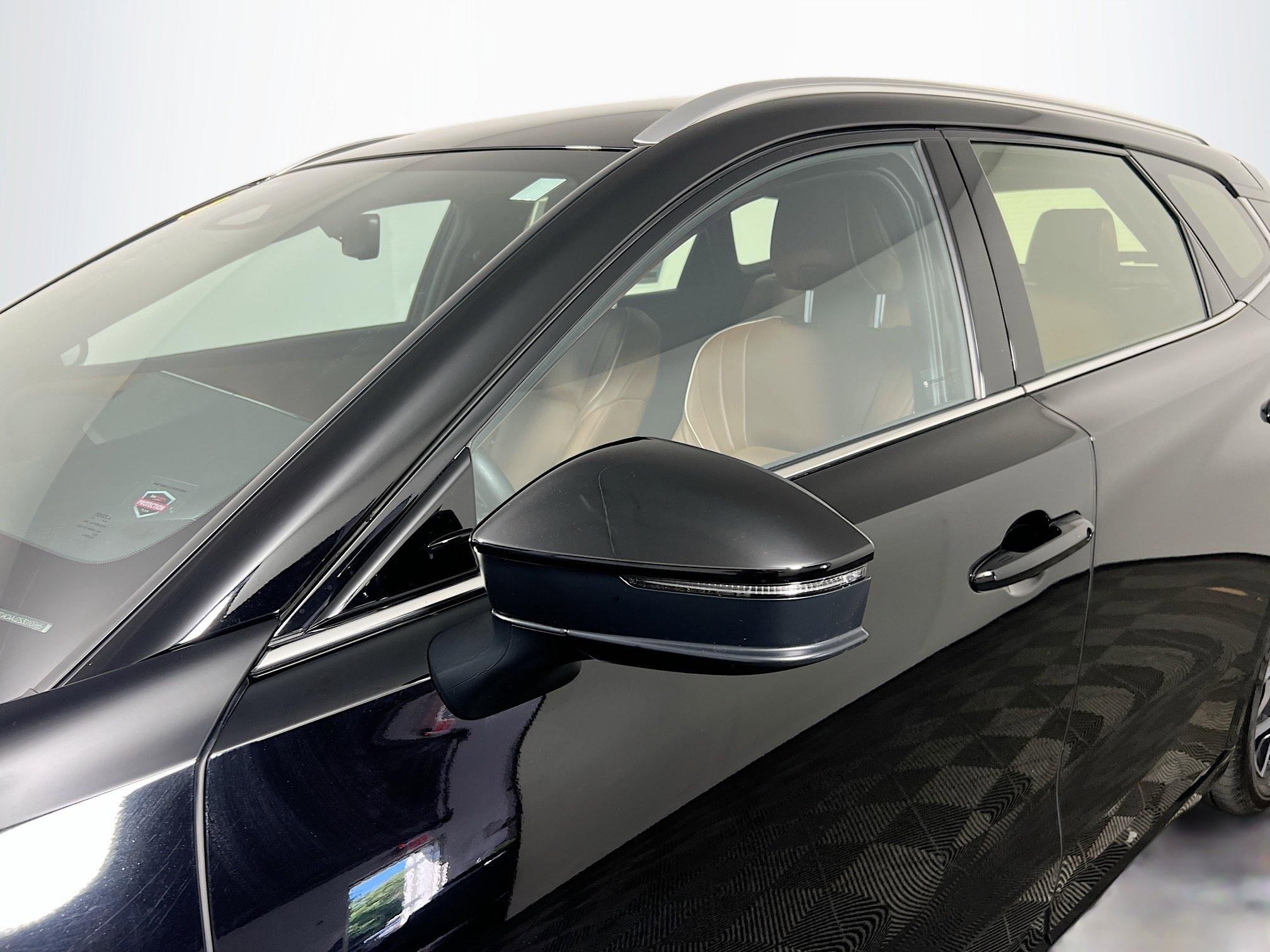 Used 2025 Toyota Crown Signia AWD/4WD image 12